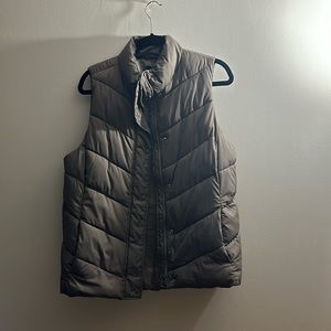 GAP zip up vest